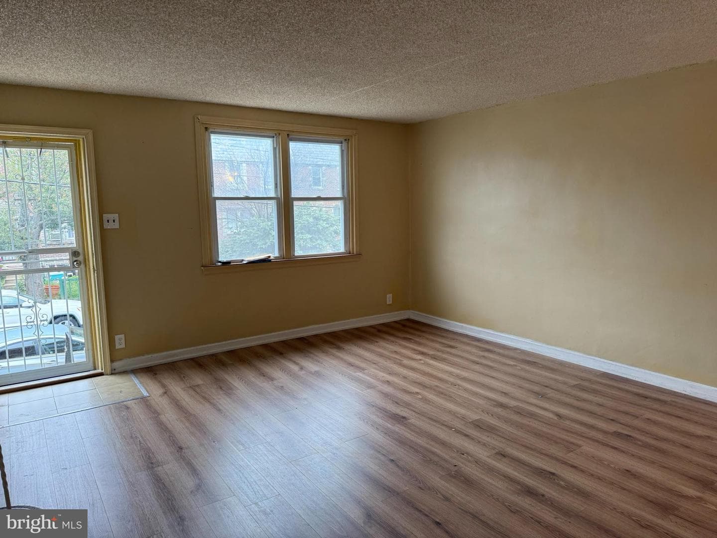6621 Sylvester Street photo 5