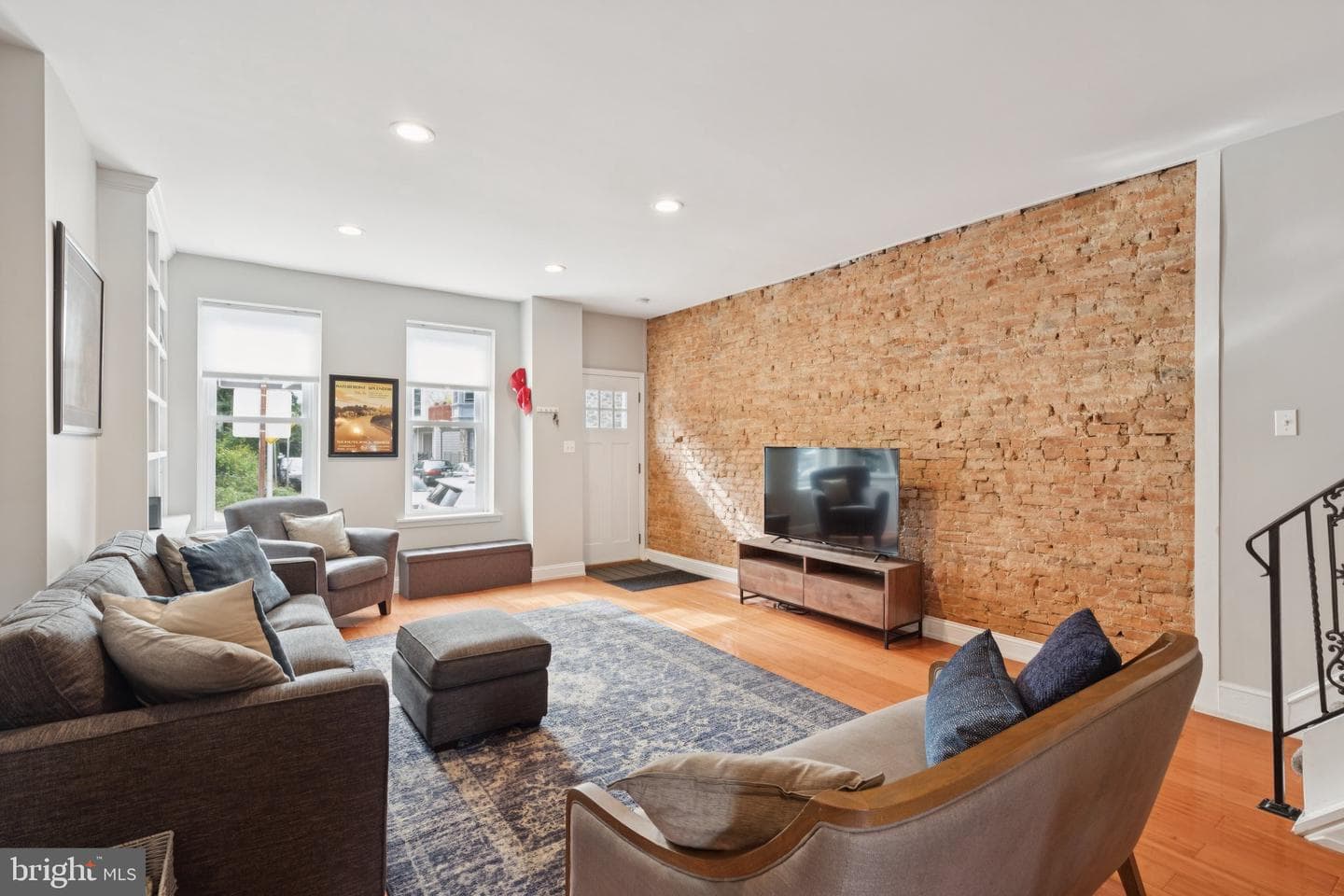 157 W Salaignac Street photo 1