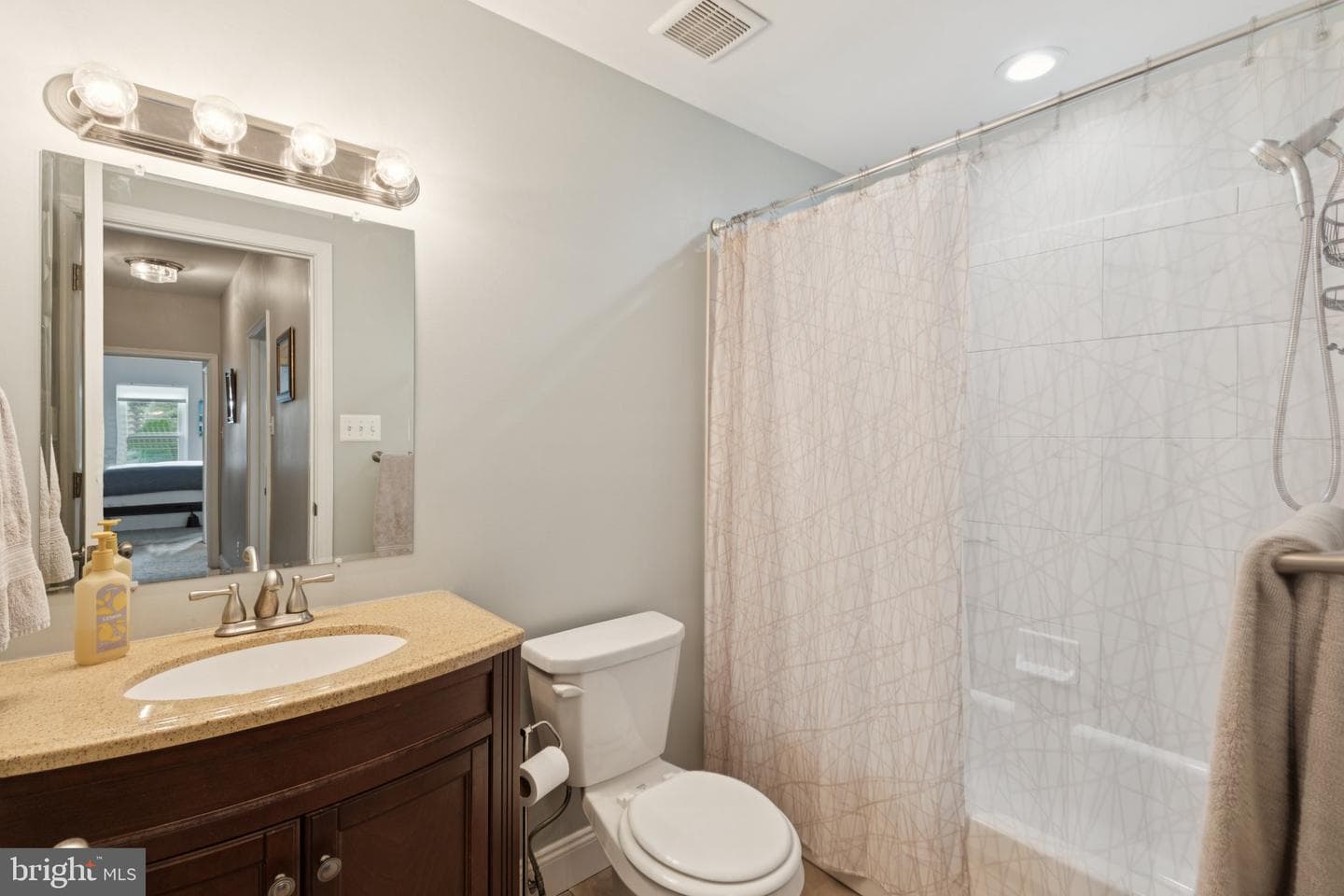 157 W Salaignac Street photo 18