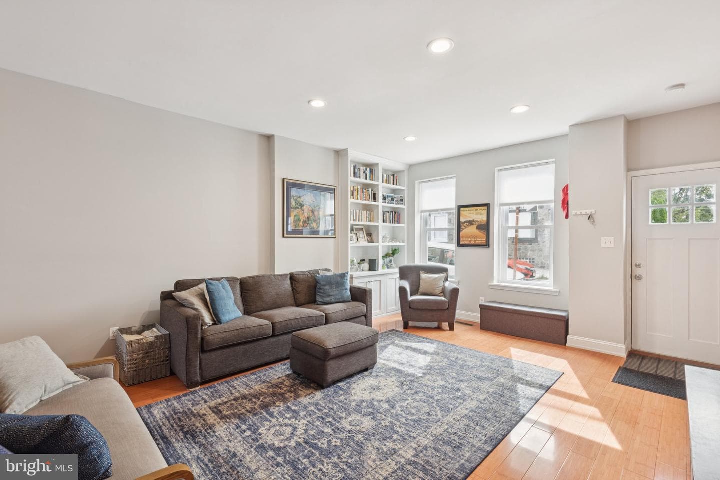 157 W Salaignac Street photo 2