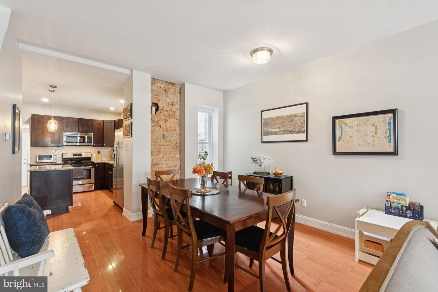 157 W Salaignac Street photo 3