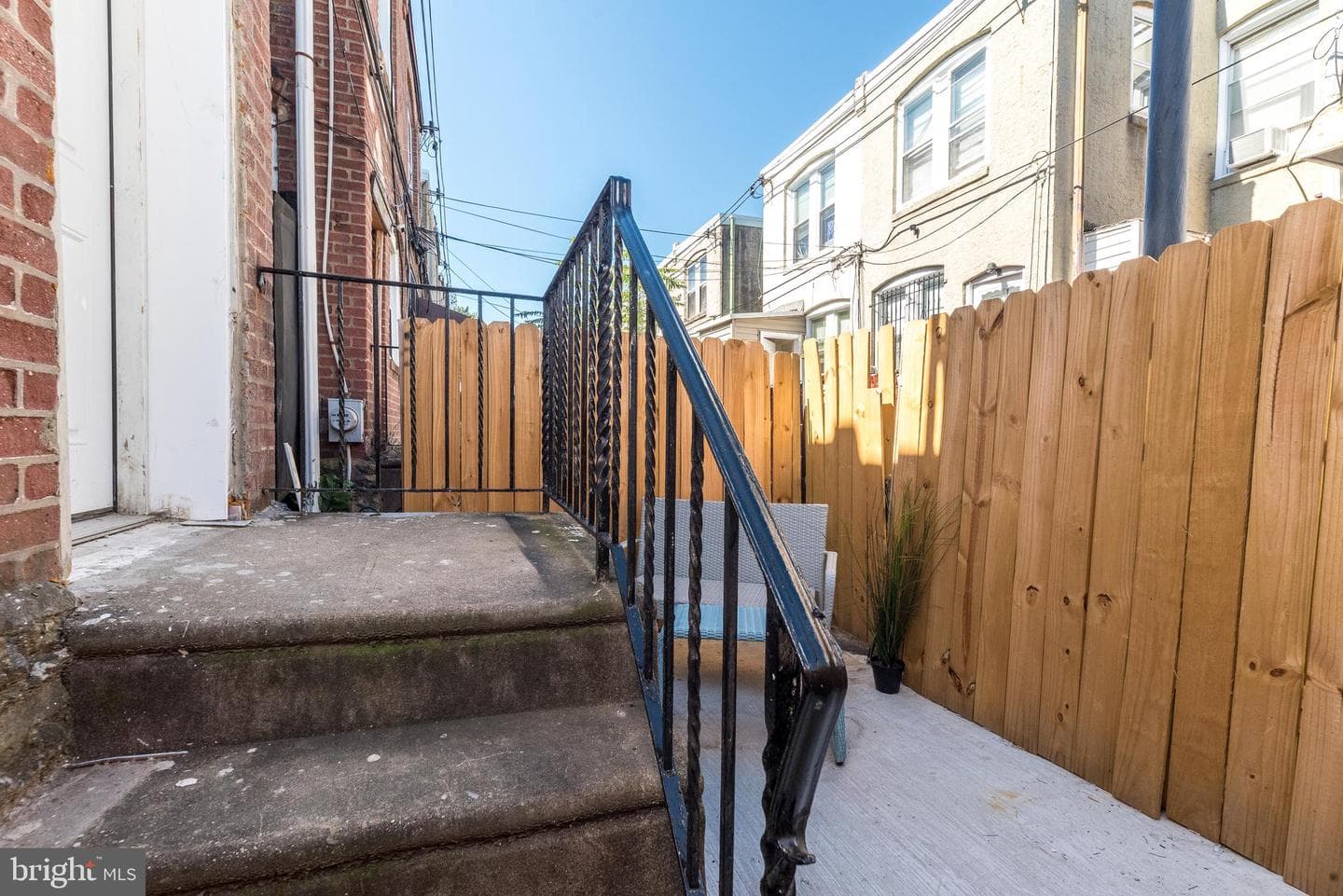 217 Furley Street photo 30