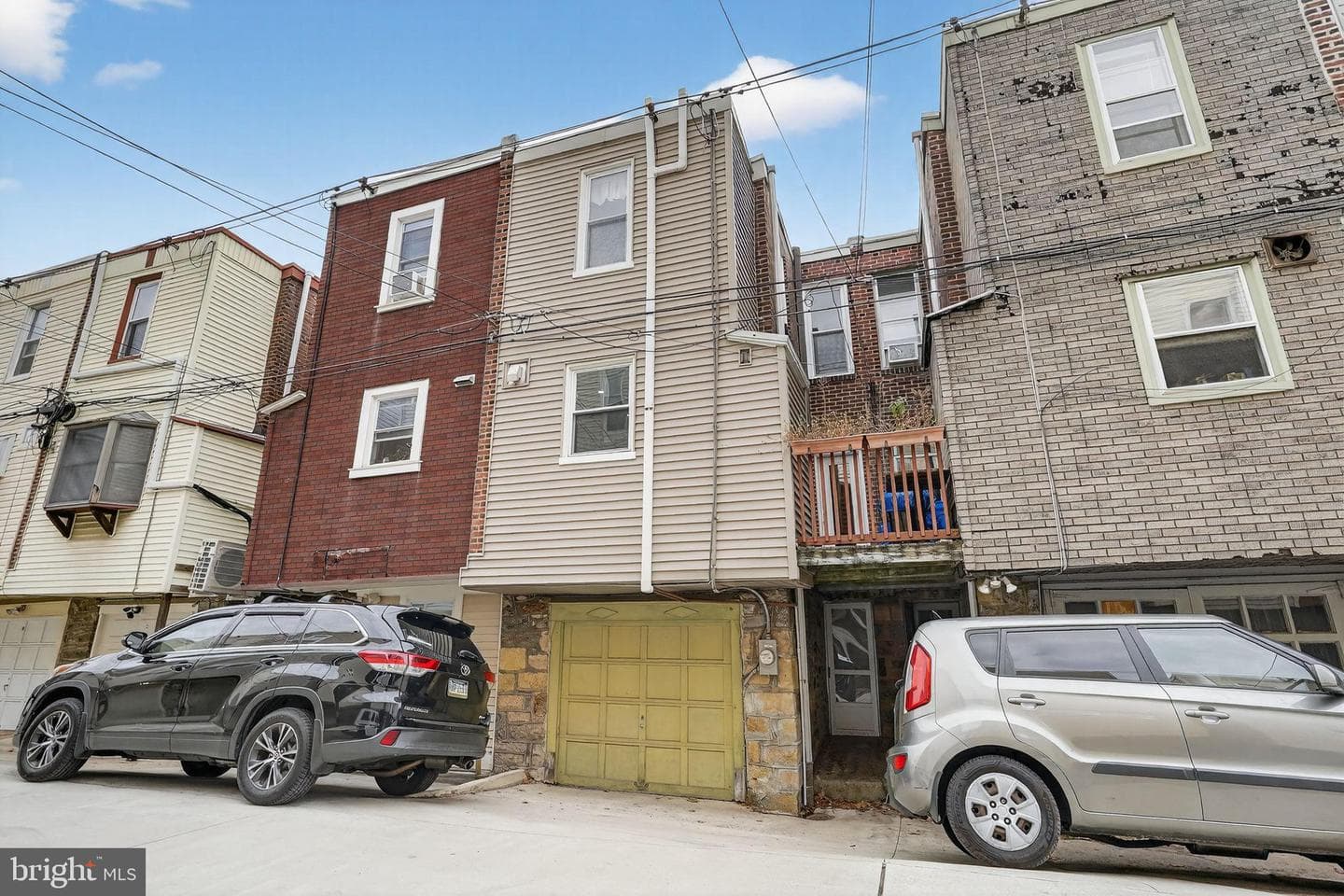 882 N Woodstock Street photo 26