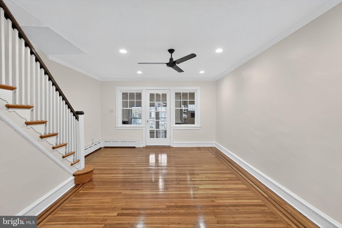 882 N Woodstock Street photo 4