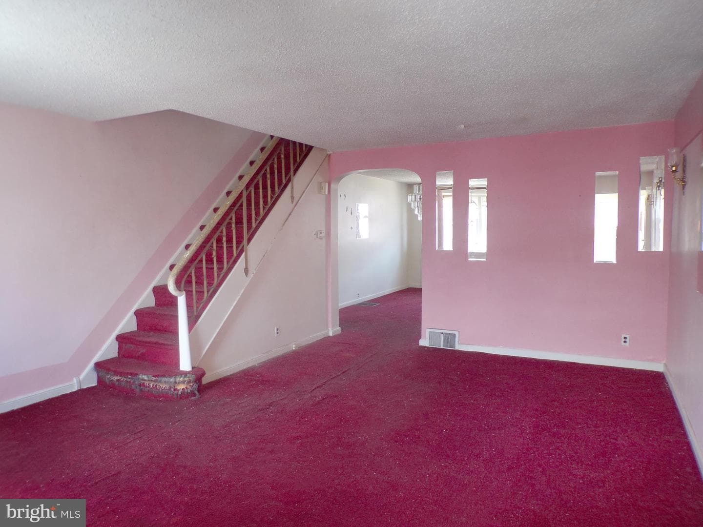 147 E Fariston Drive photo 5
