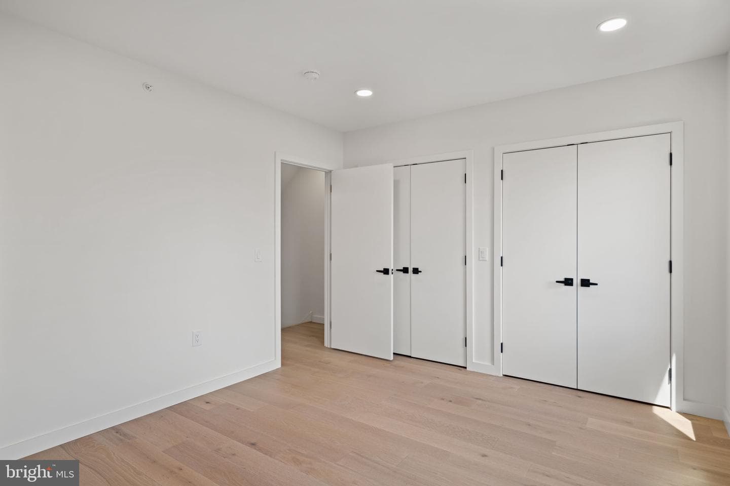 2613 E Tioga Street photo 42