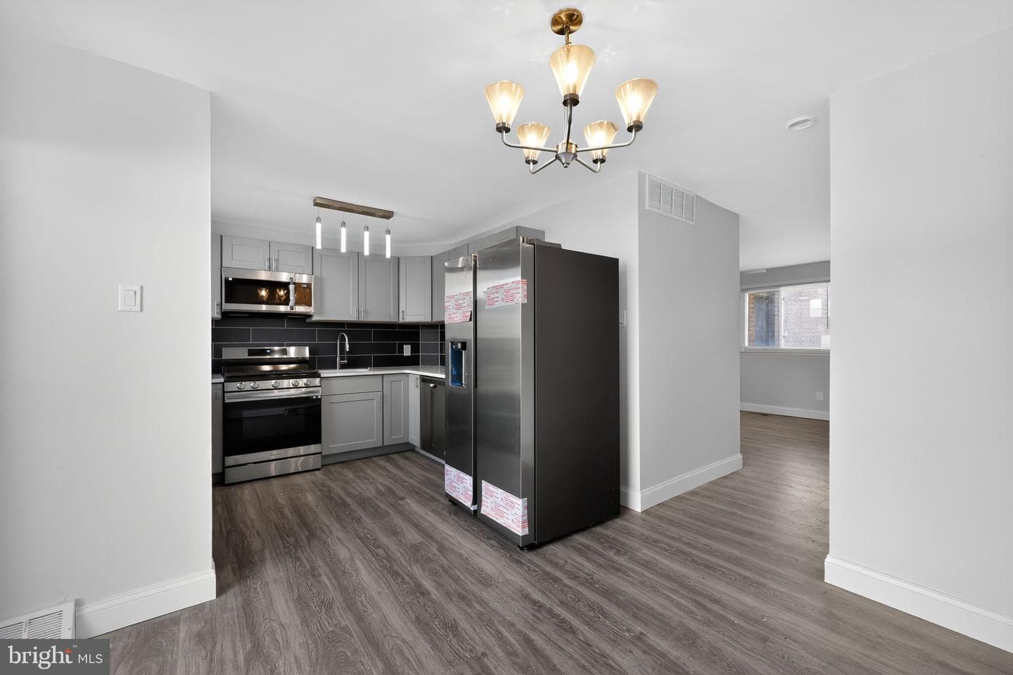 1029 W Oxford Street photo 5