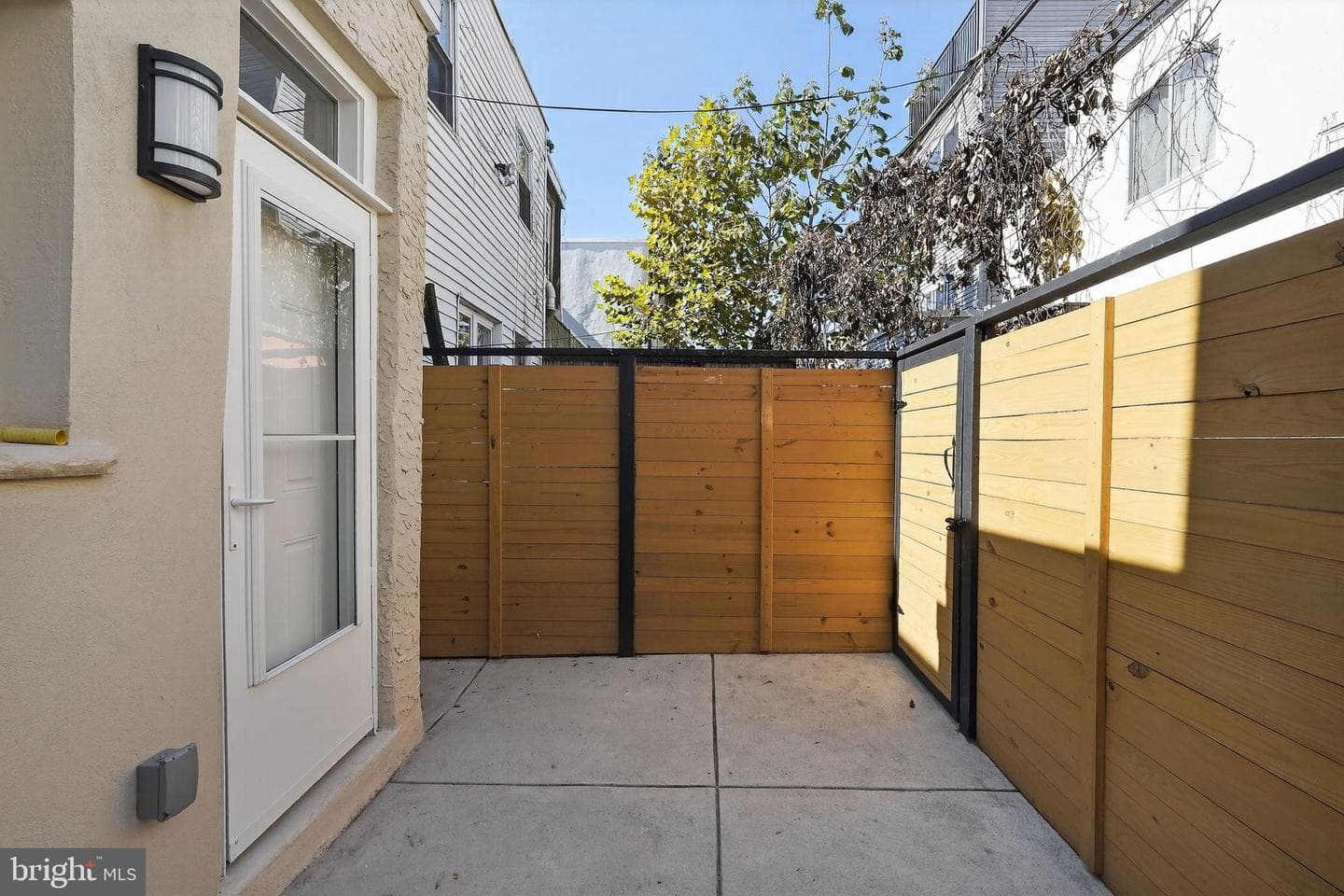 615 Sigel Street photo 13