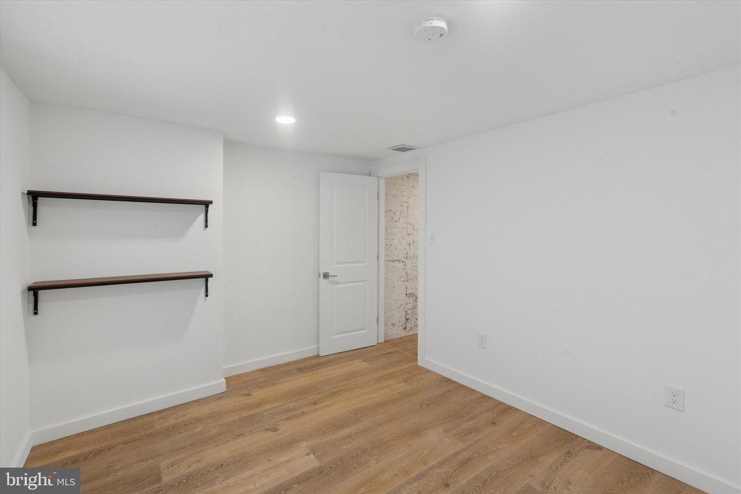 1643 S Iseminger Street photo 12