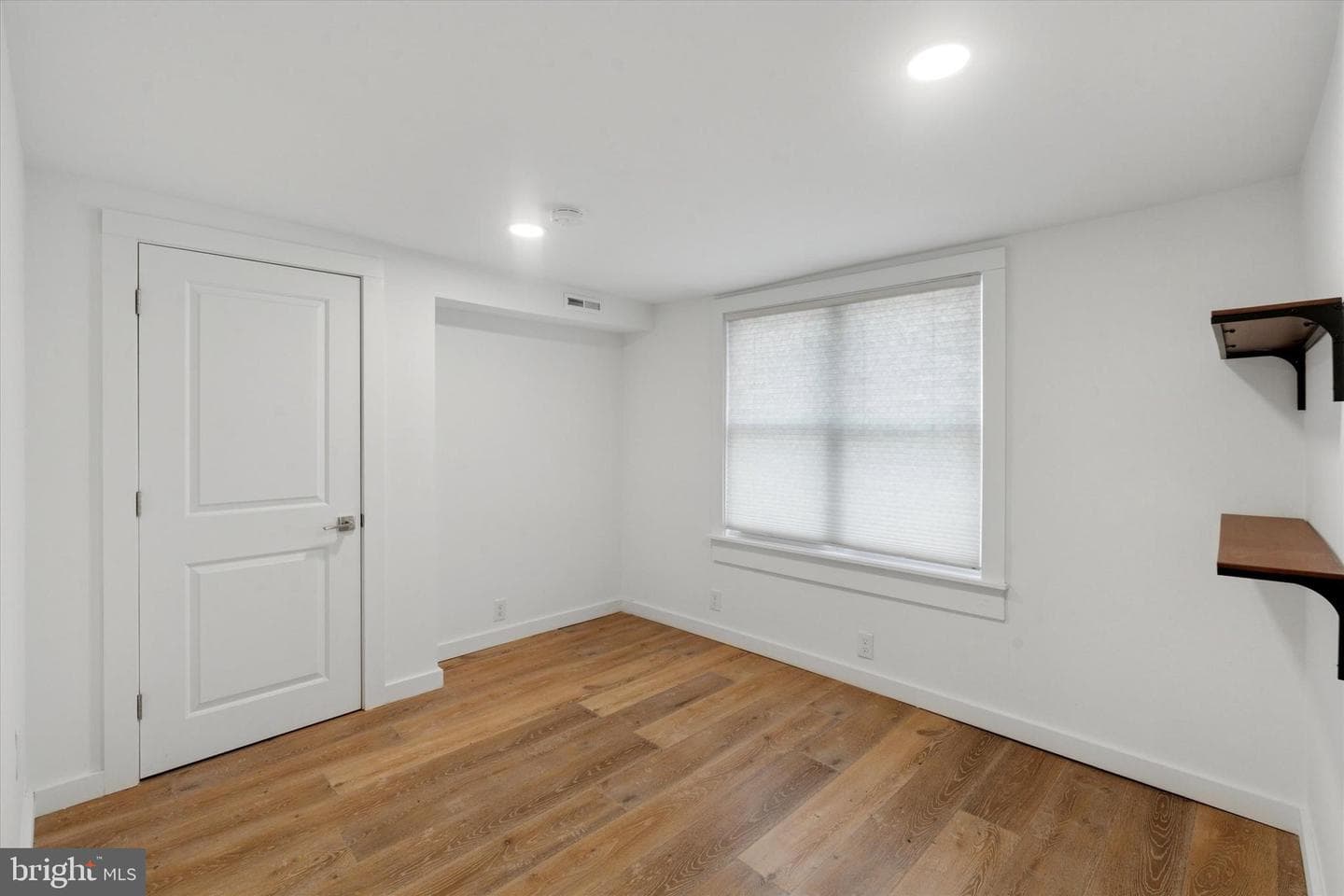 1643 S Iseminger Street photo 13