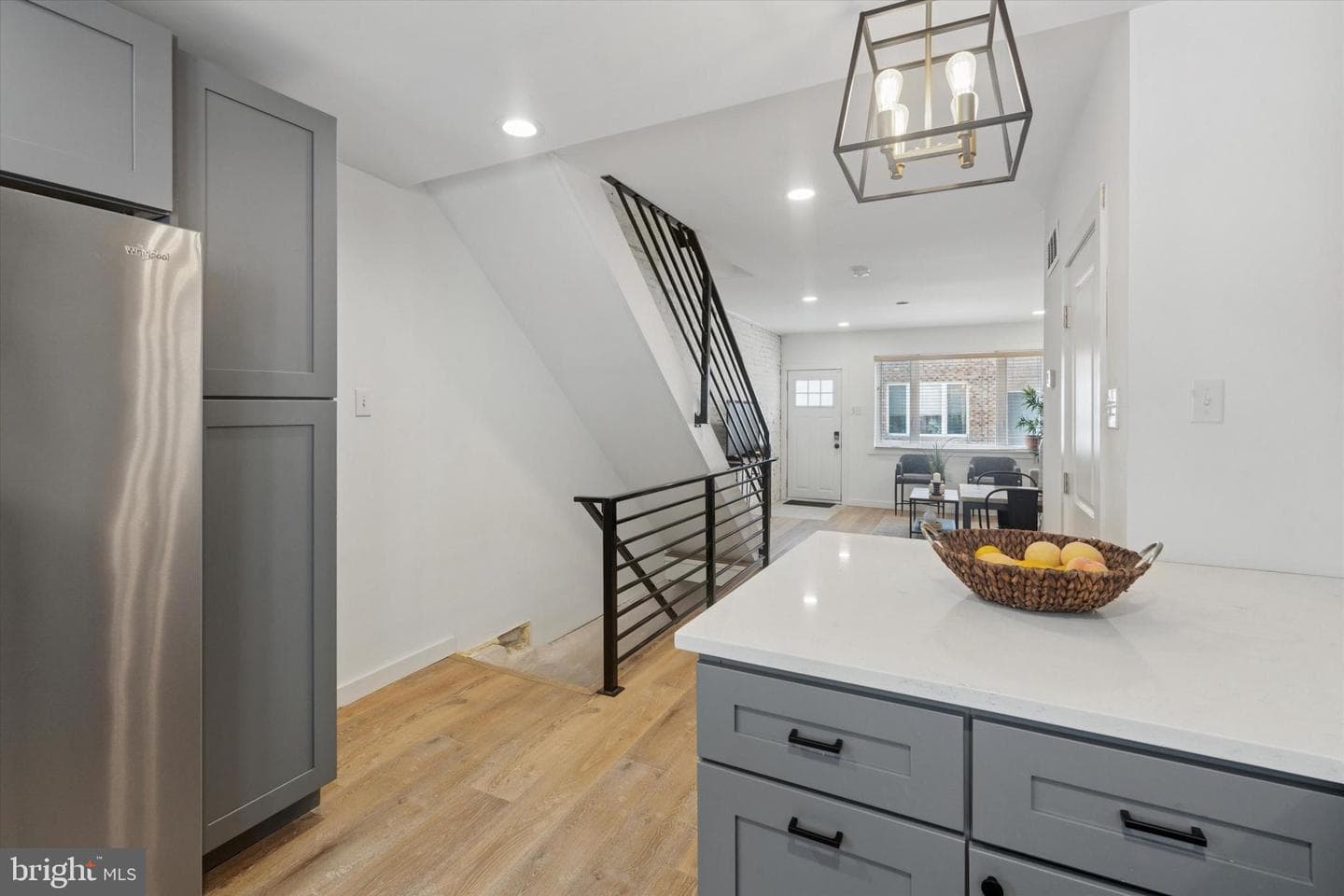1643 S Iseminger Street photo 8
