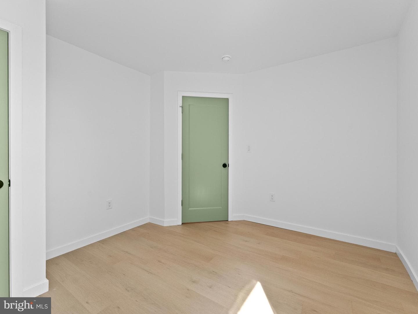 6930 Dicks Avenue photo 21