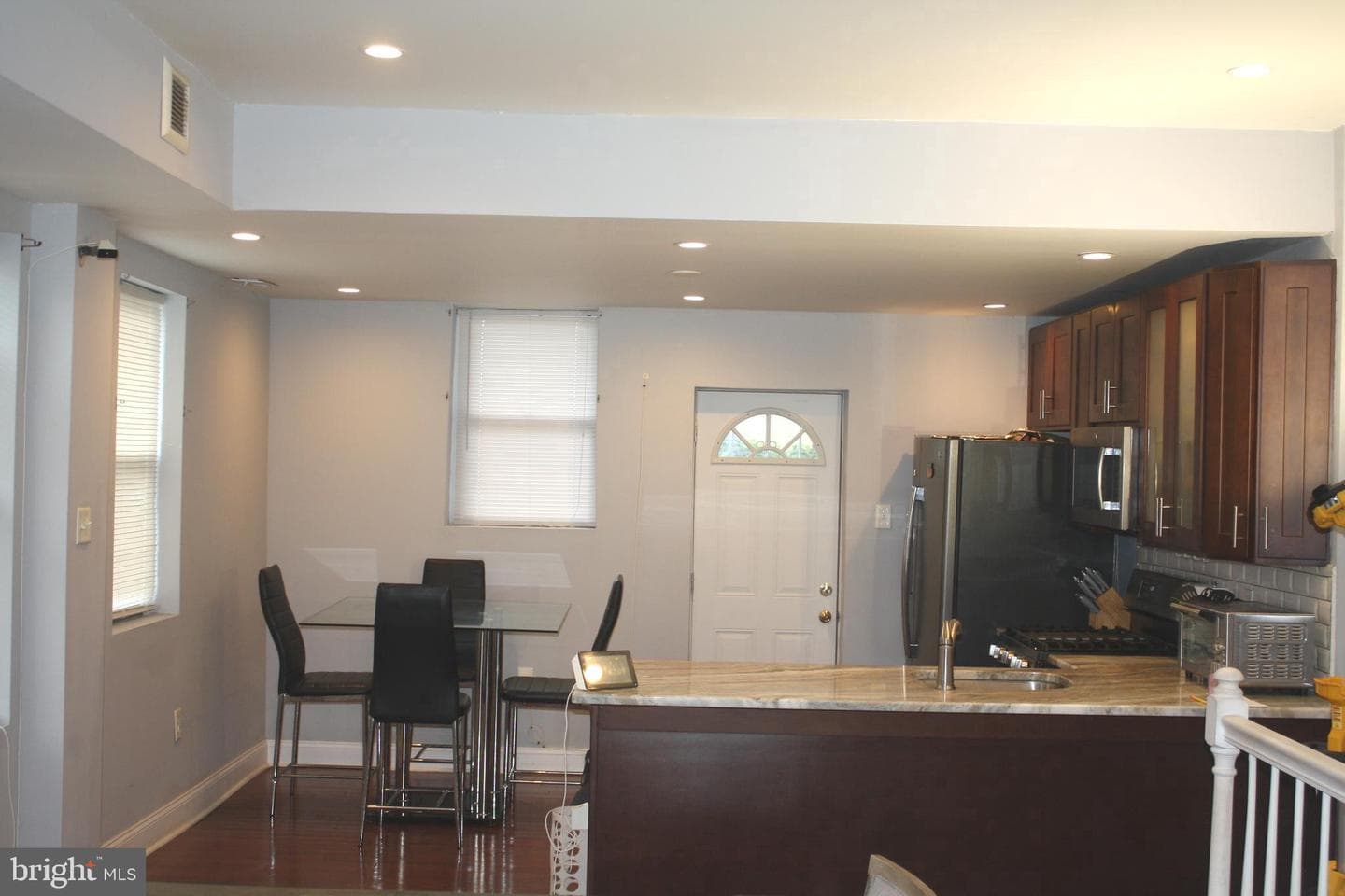 1661 N Robinson Street photo 6