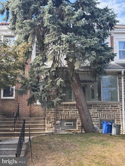 429 E Montana Street photo 3