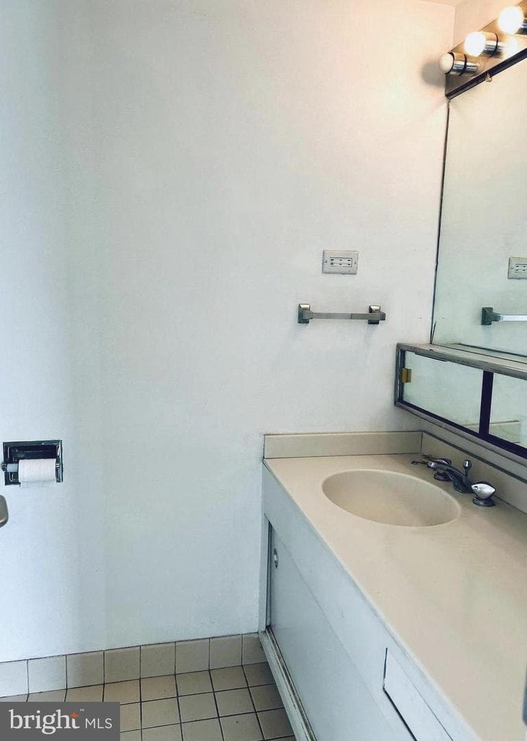 604 S Washington Square #217 photo 12
