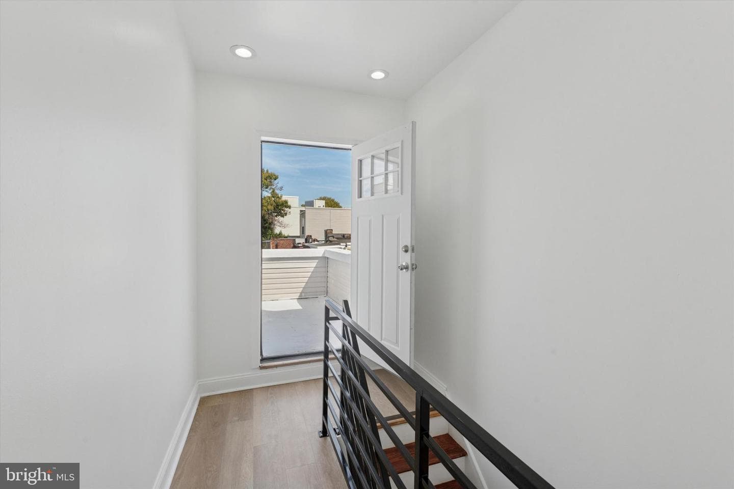 2707 W Thompson Street photo 22