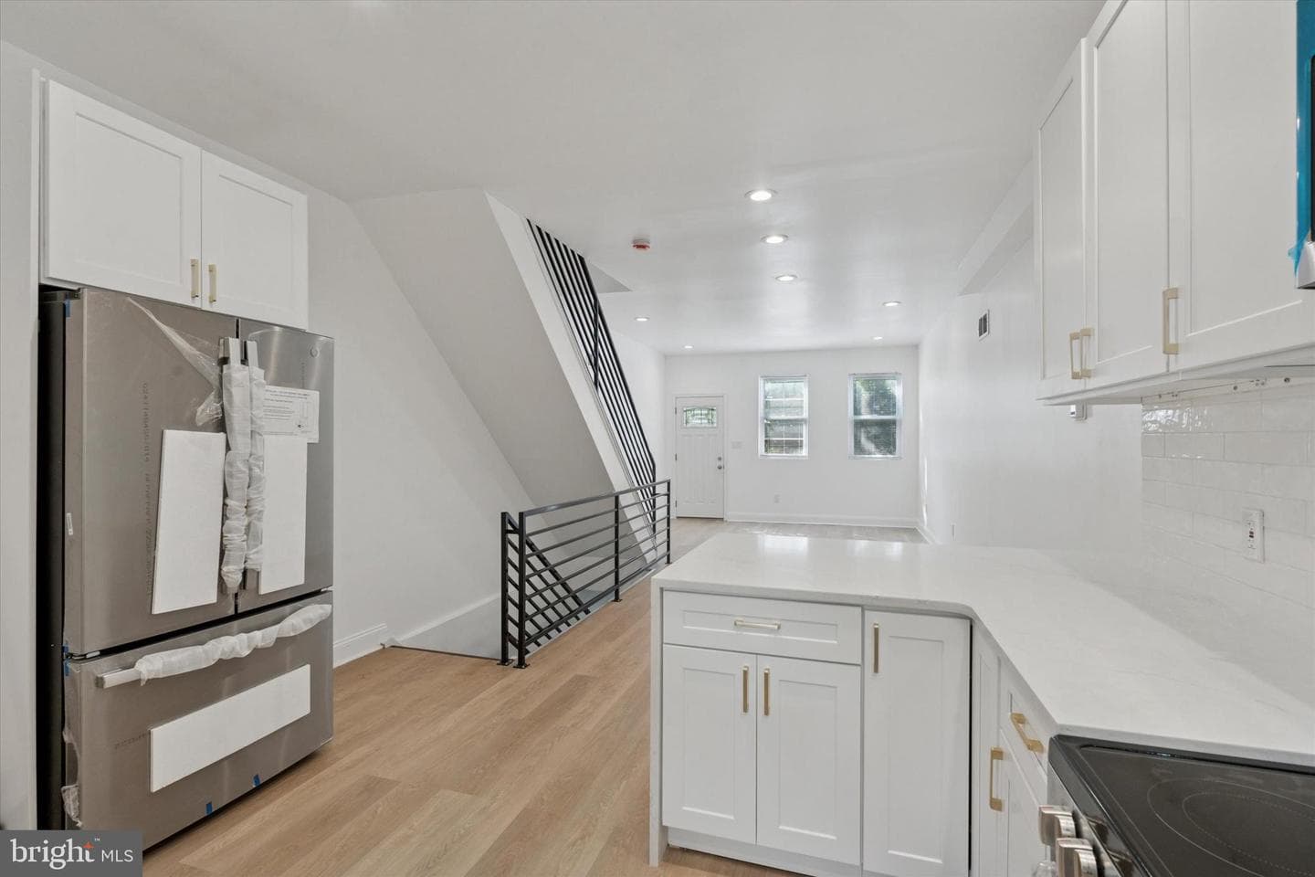 2707 W Thompson Street photo 8
