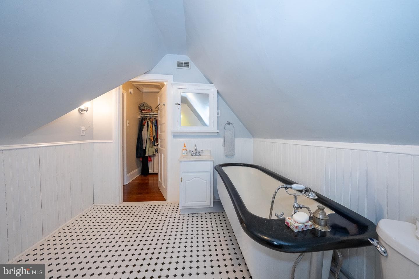 6323 Sherwood Road photo 106