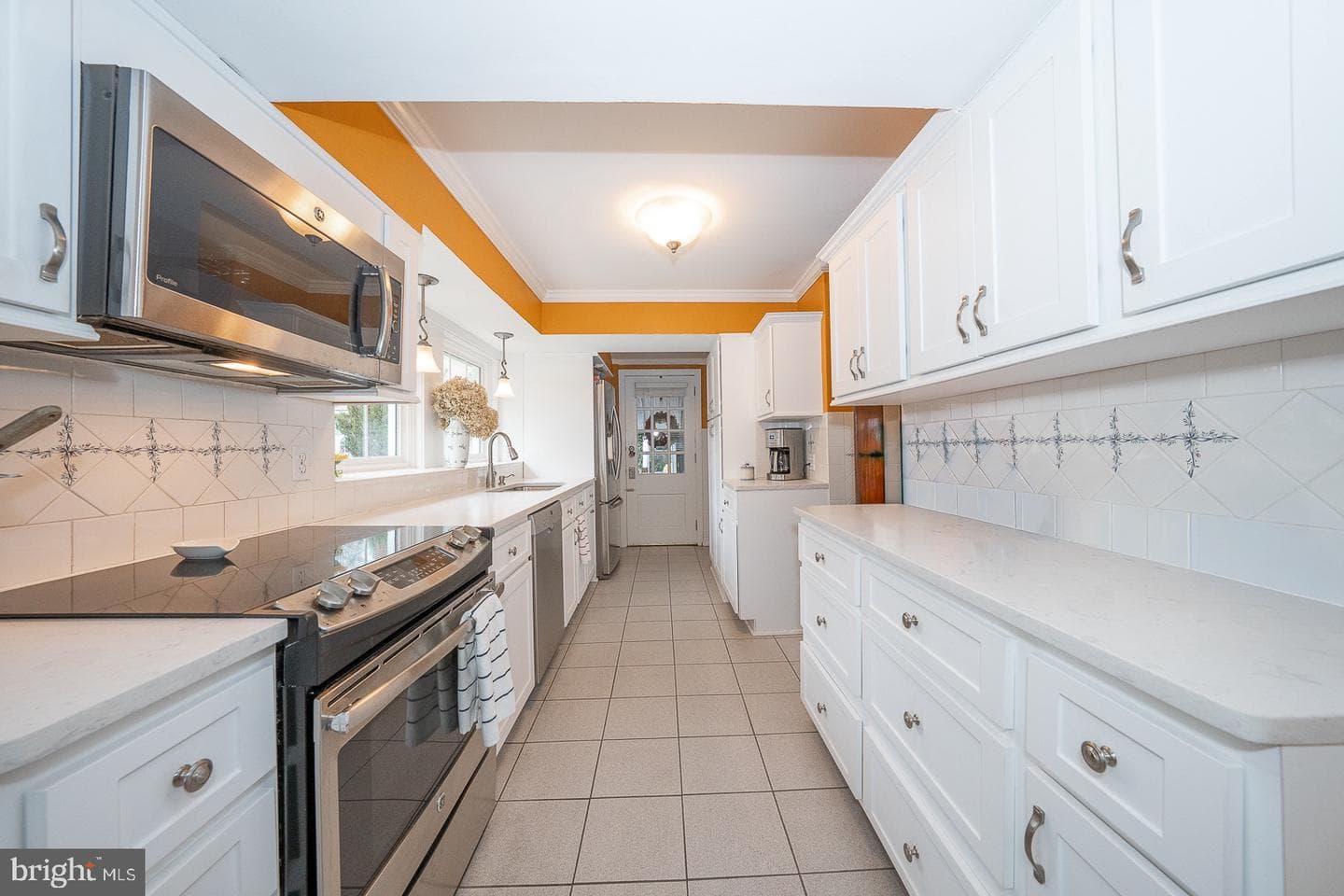 6323 Sherwood Road photo 32