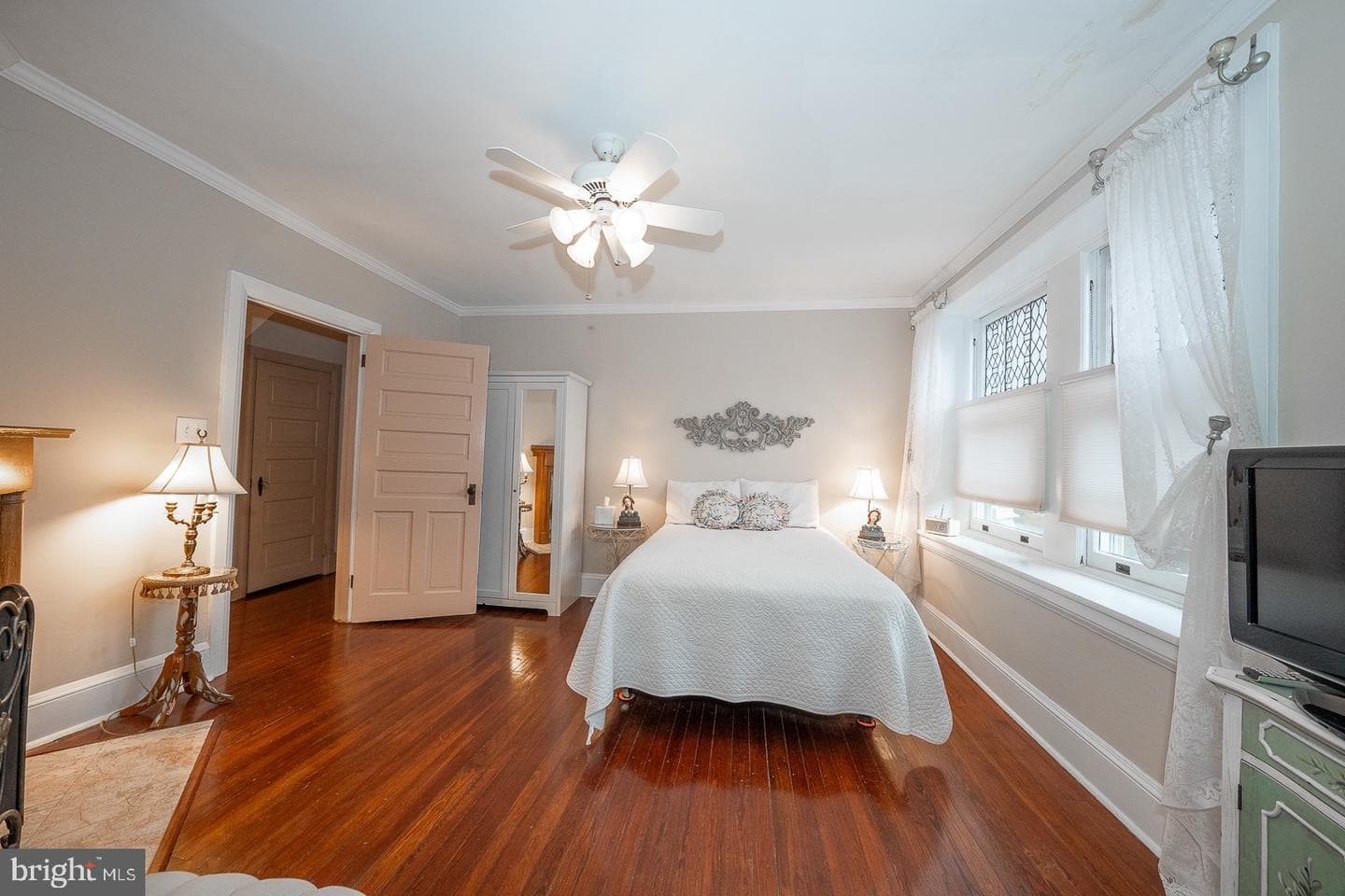 6323 Sherwood Road photo 49