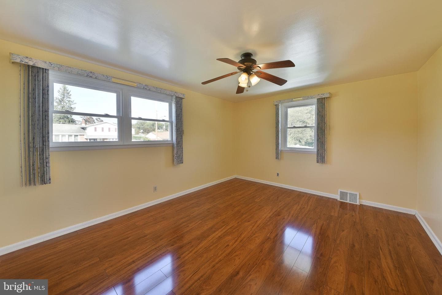 134 Alburger Avenue photo 17