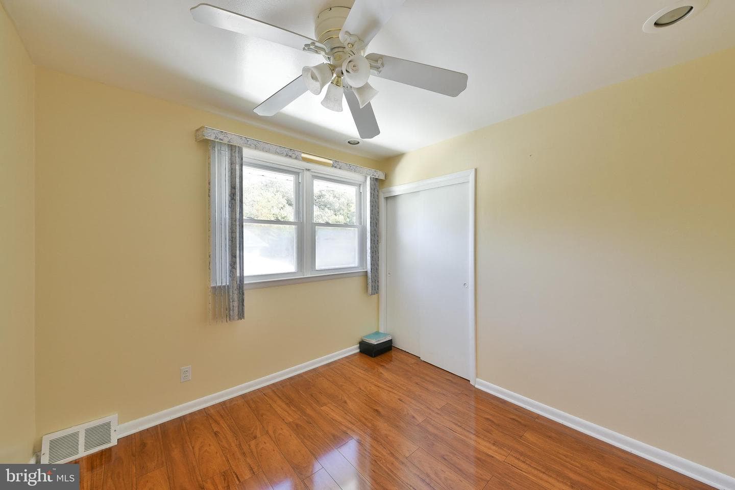 134 Alburger Avenue photo 26