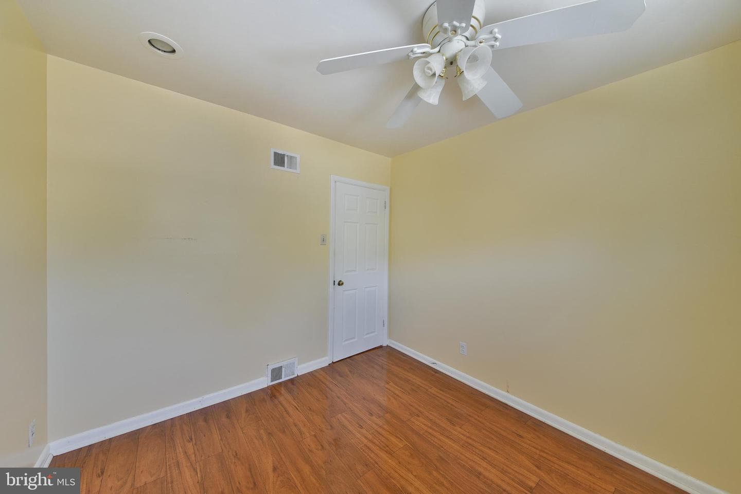 134 Alburger Avenue photo 27
