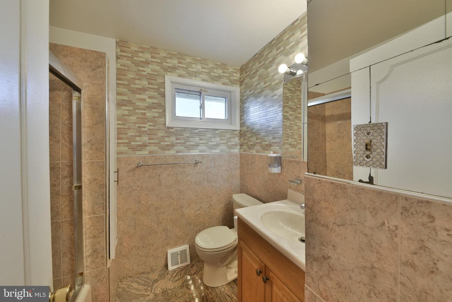 134 Alburger Avenue photo 28