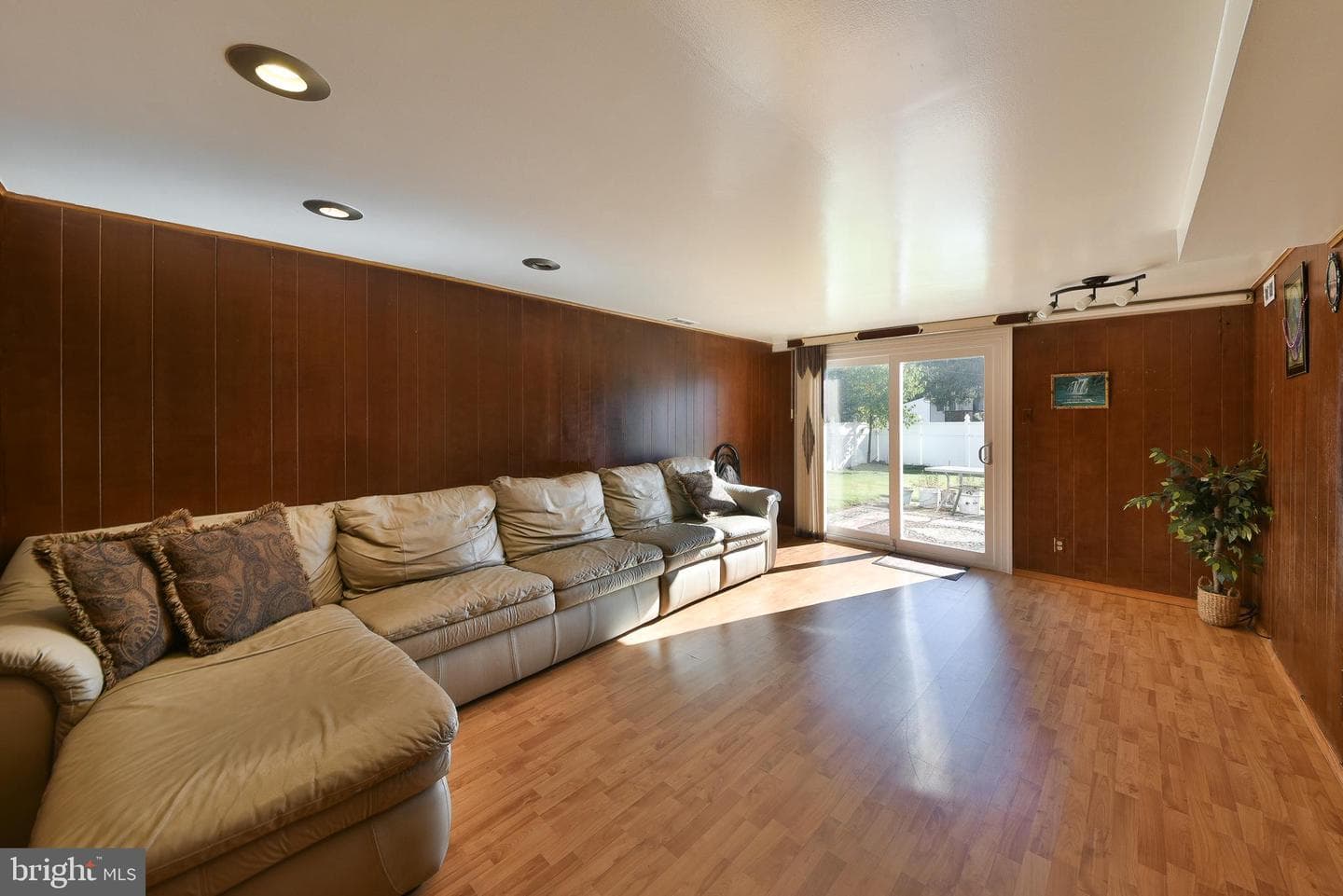134 Alburger Avenue photo 31