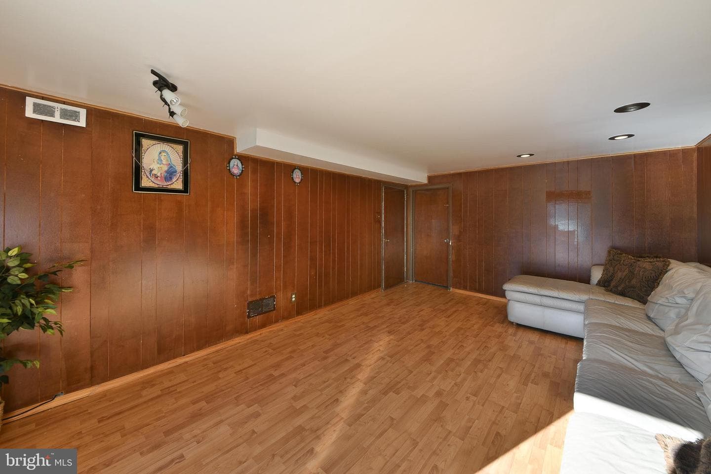 134 Alburger Avenue photo 32