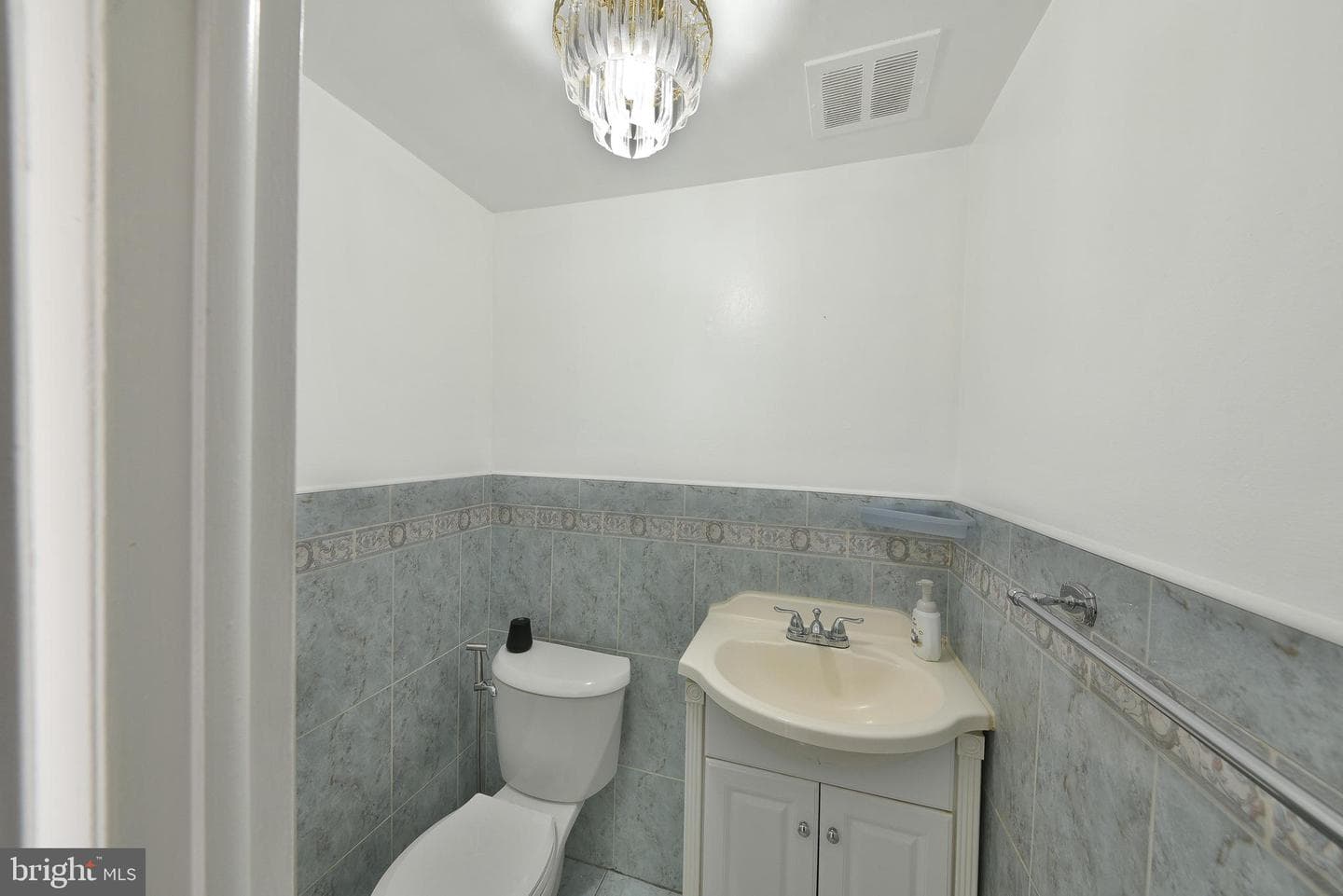134 Alburger Avenue photo 39
