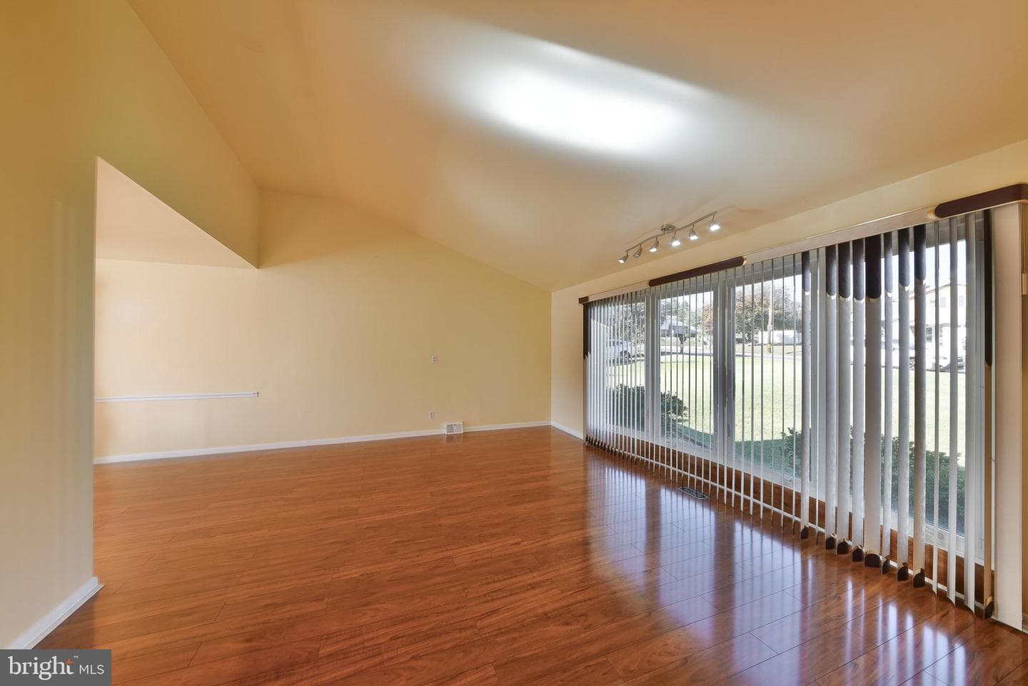 134 Alburger Avenue photo 8