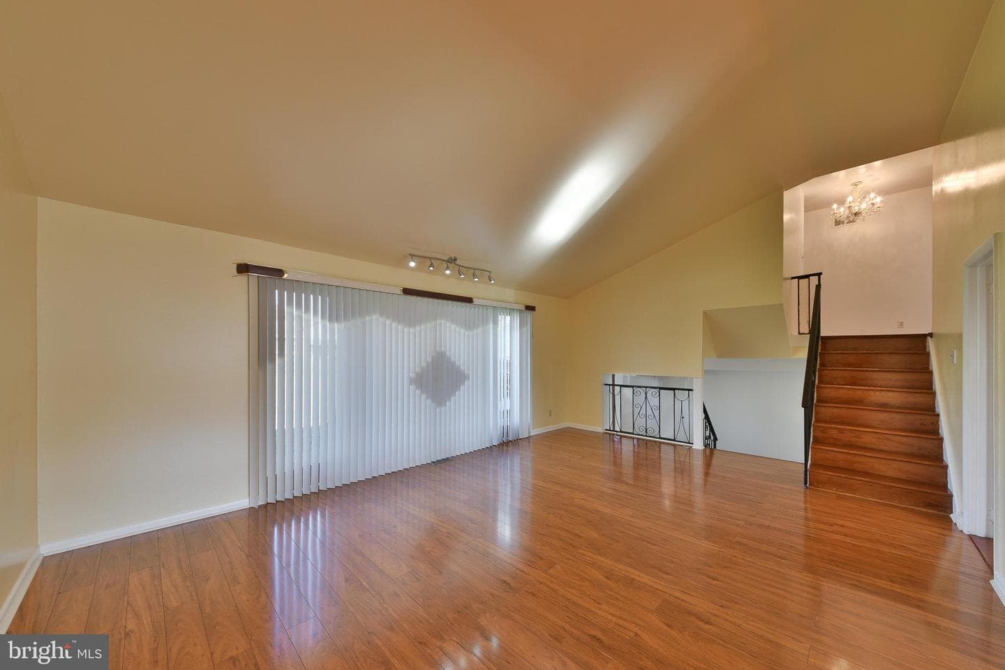 134 Alburger Avenue photo 9