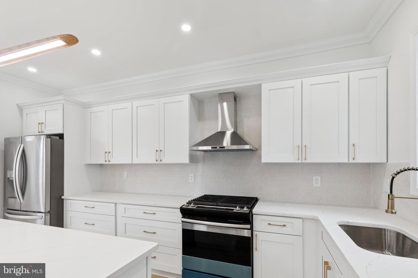 137 W Manheim Street photo 17