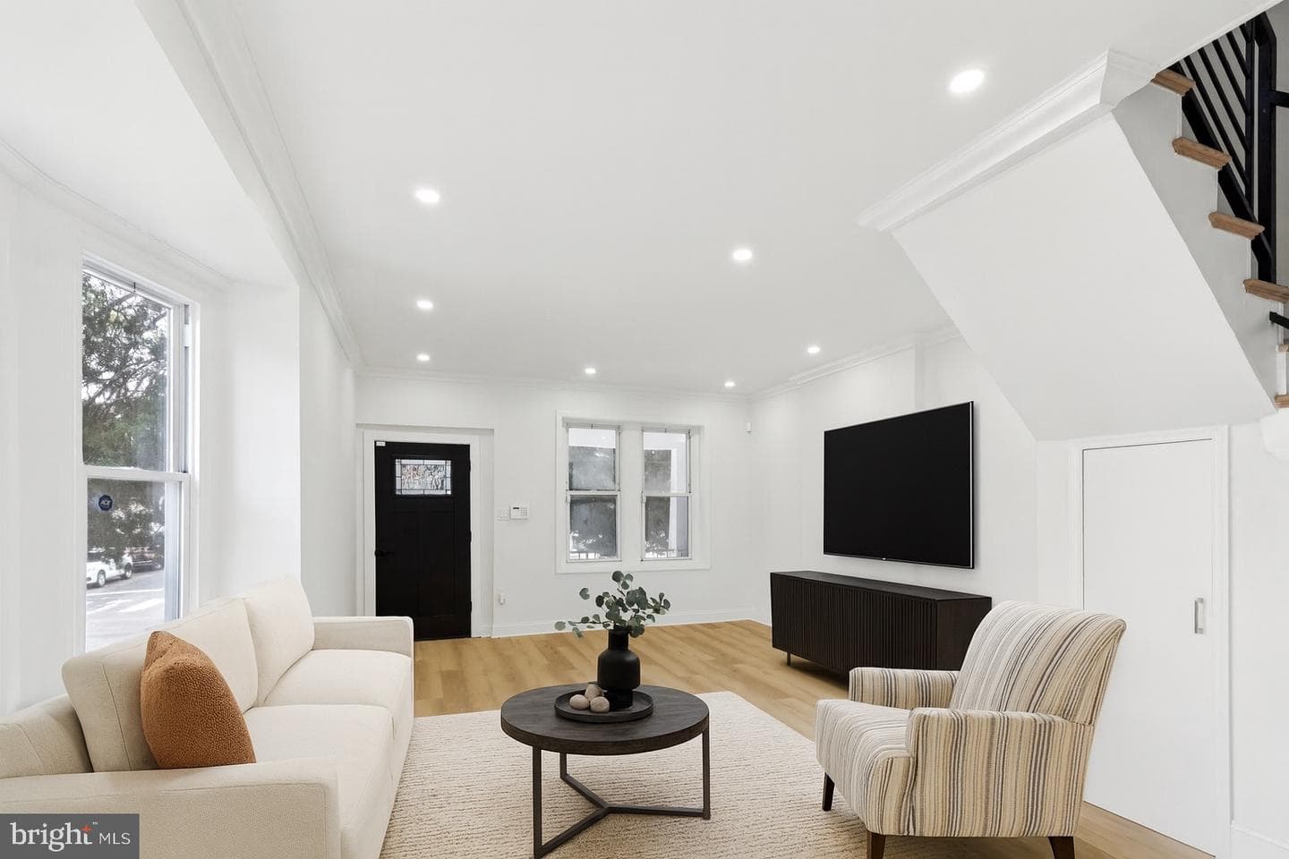 137 W Manheim Street photo 2