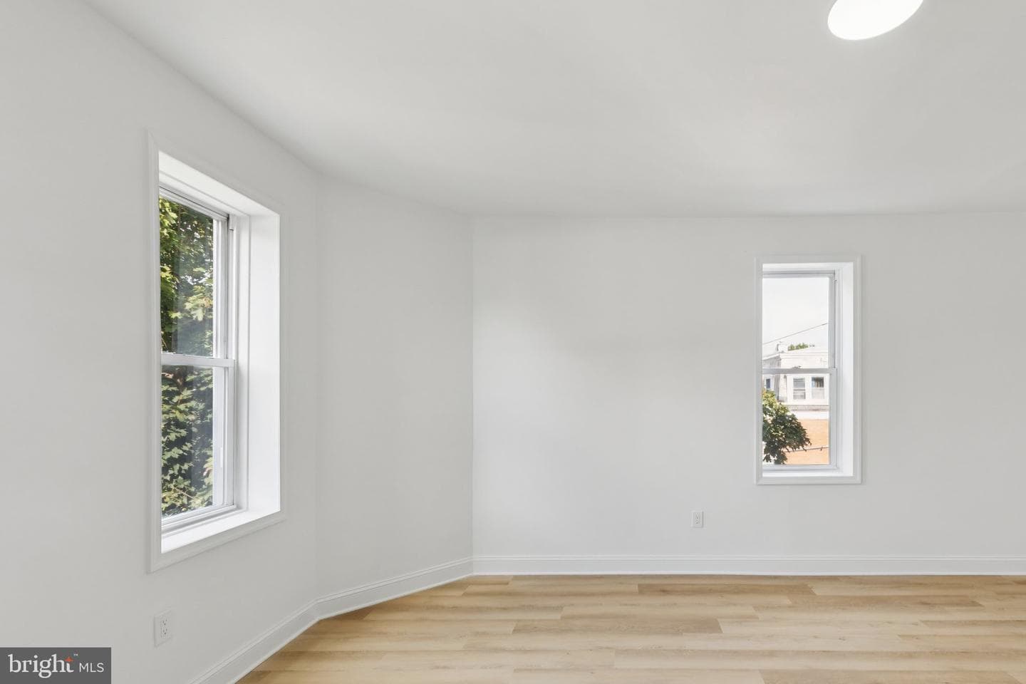 137 W Manheim Street photo 59