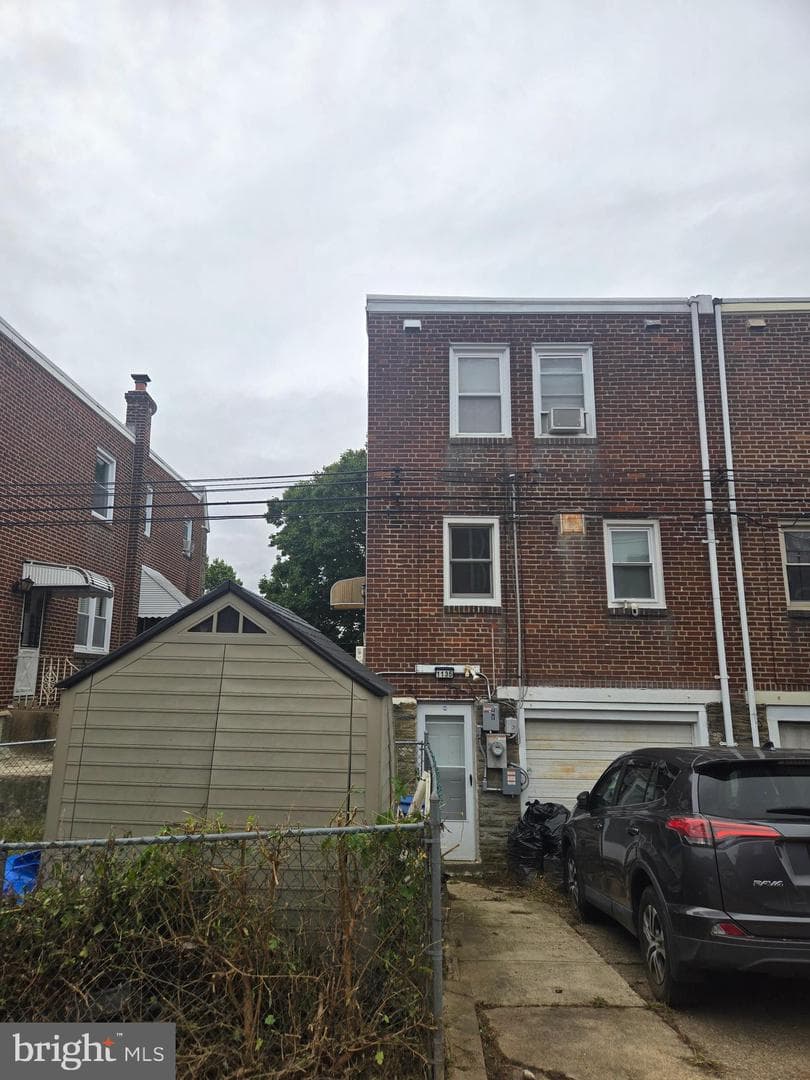 1135 Gilham Street photo 5