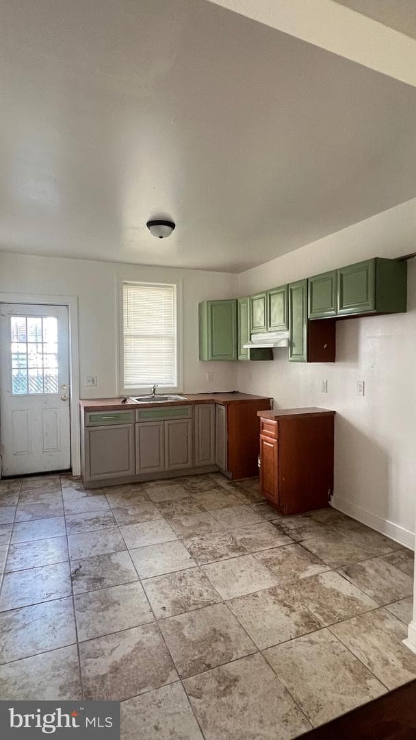 2667 N Napa Street photo 4