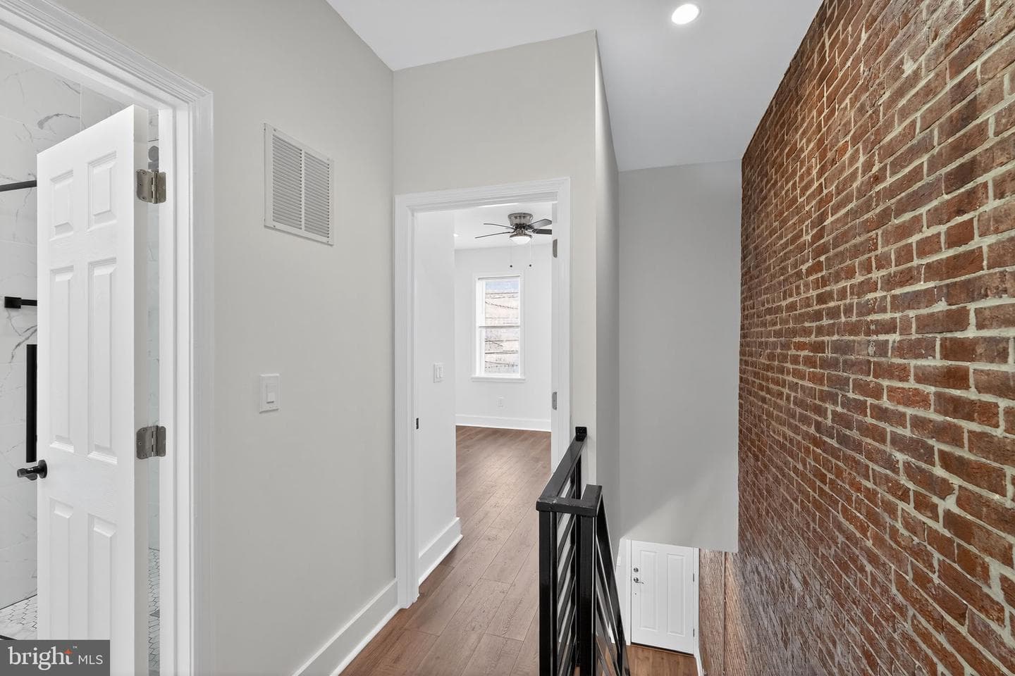 2646 E Monmouth Street photo 13
