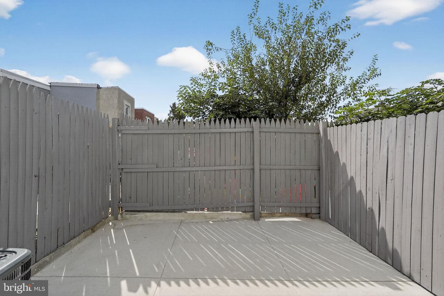 2646 E Monmouth Street photo 30