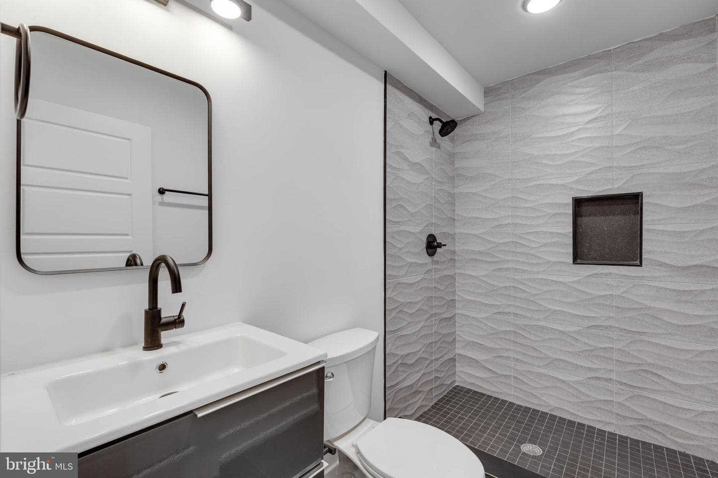 2139 Bainbridge Street photo 15
