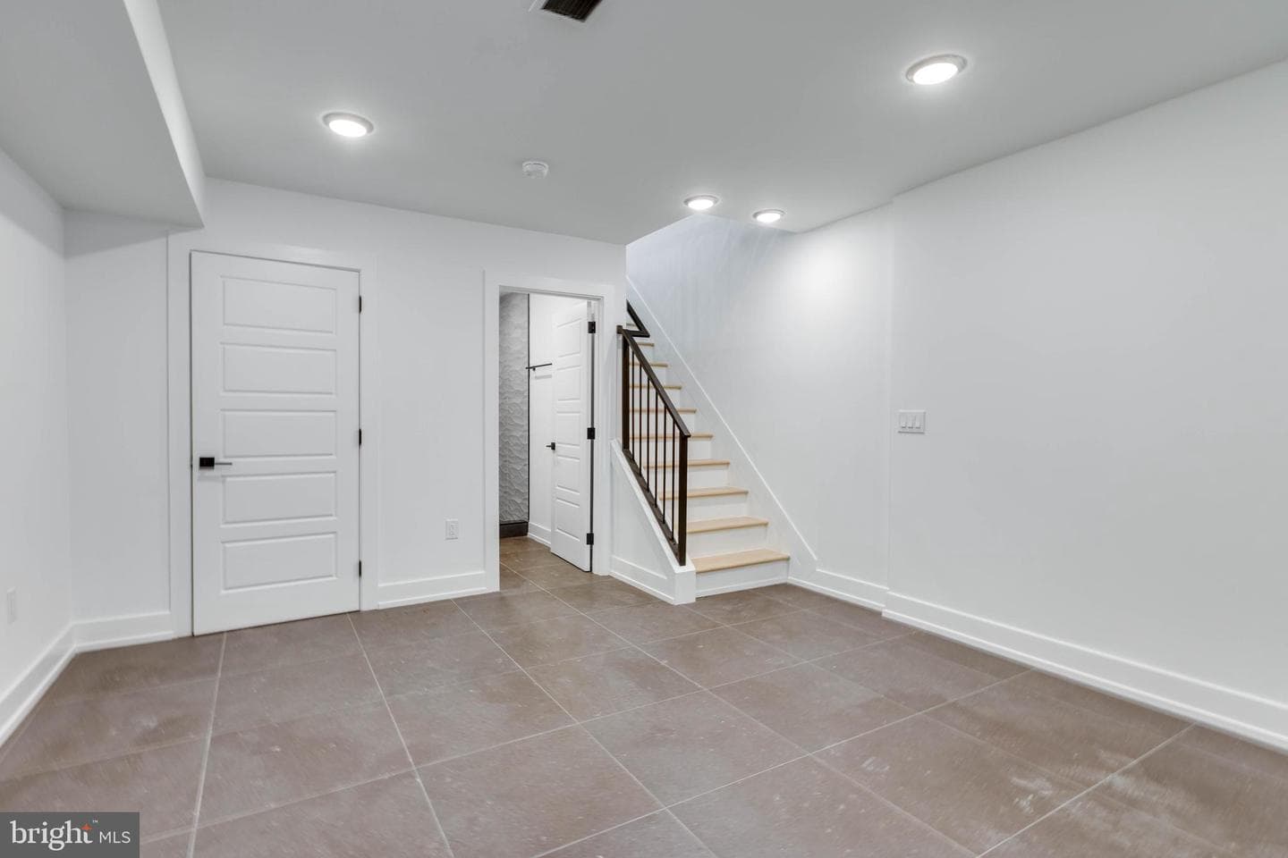 2139 Bainbridge Street photo 17