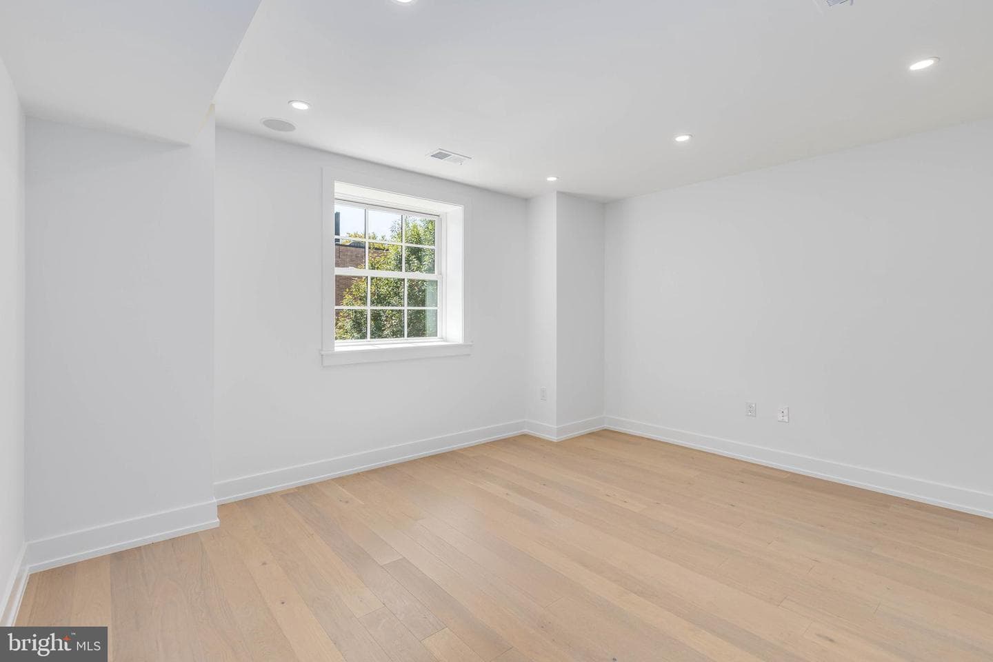 2139 Bainbridge Street photo 27