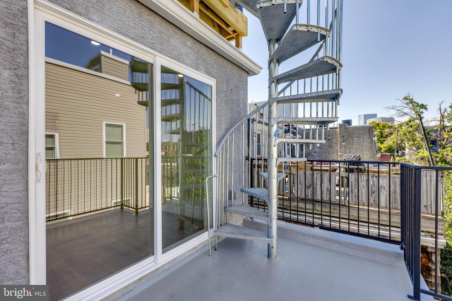 2139 Bainbridge Street photo 32