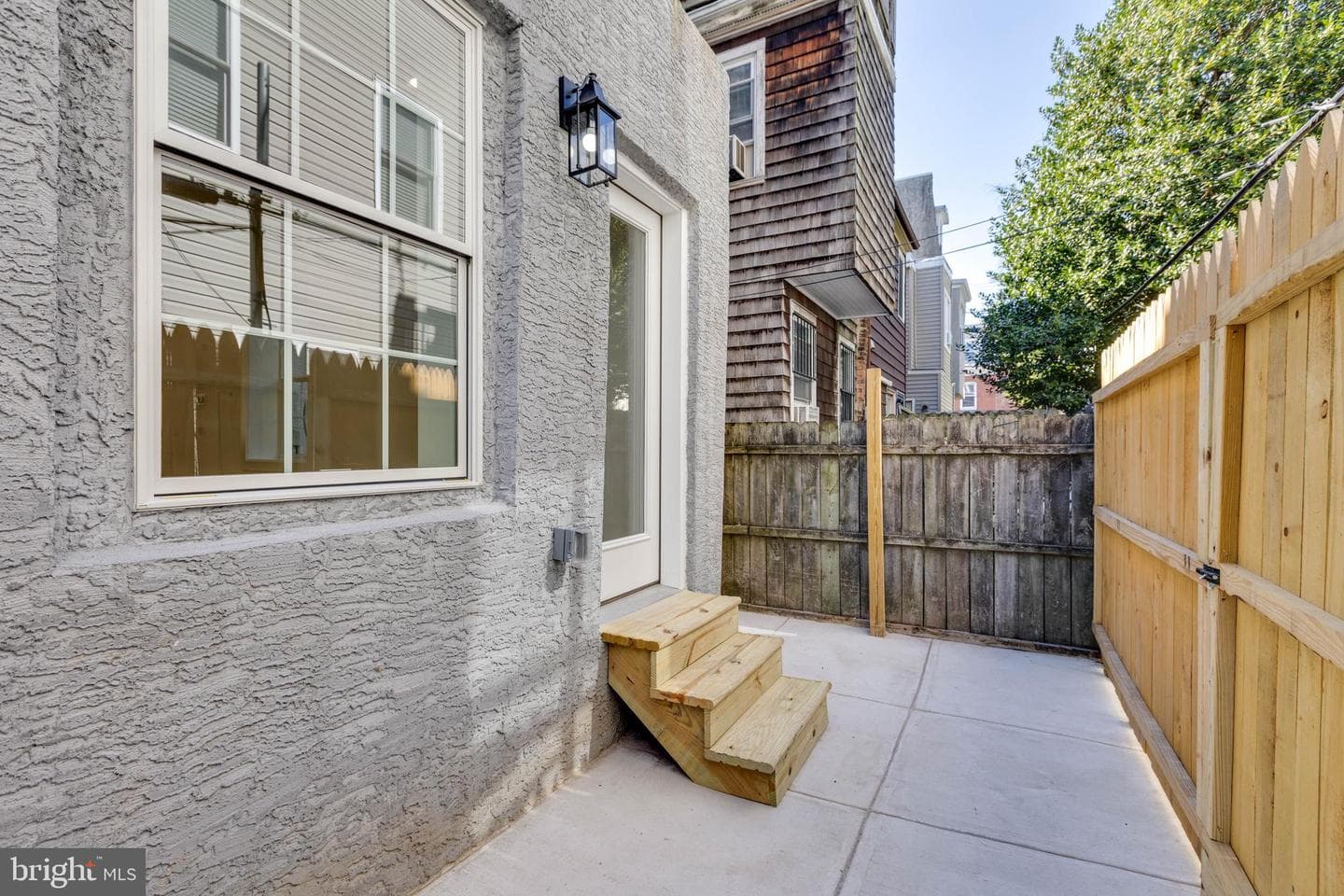 2139 Bainbridge Street photo 39