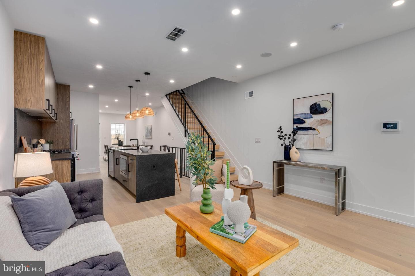 2139 Bainbridge Street photo 4