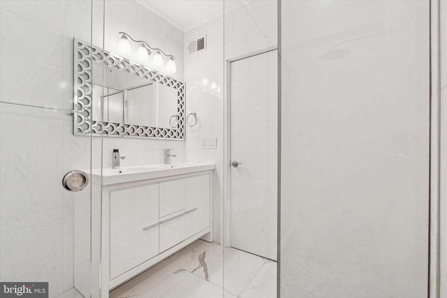 774 S Hicks Street photo 31