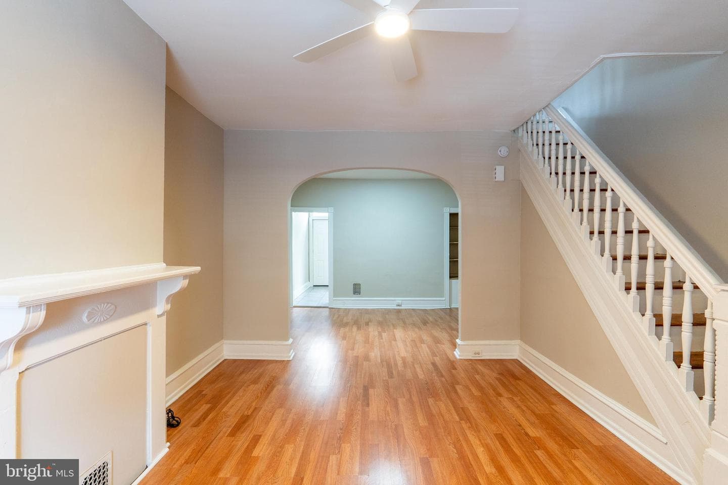 2145 W Grange Avenue photo 5