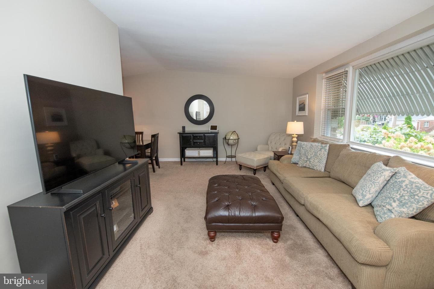 1409 Faunce Street photo 4