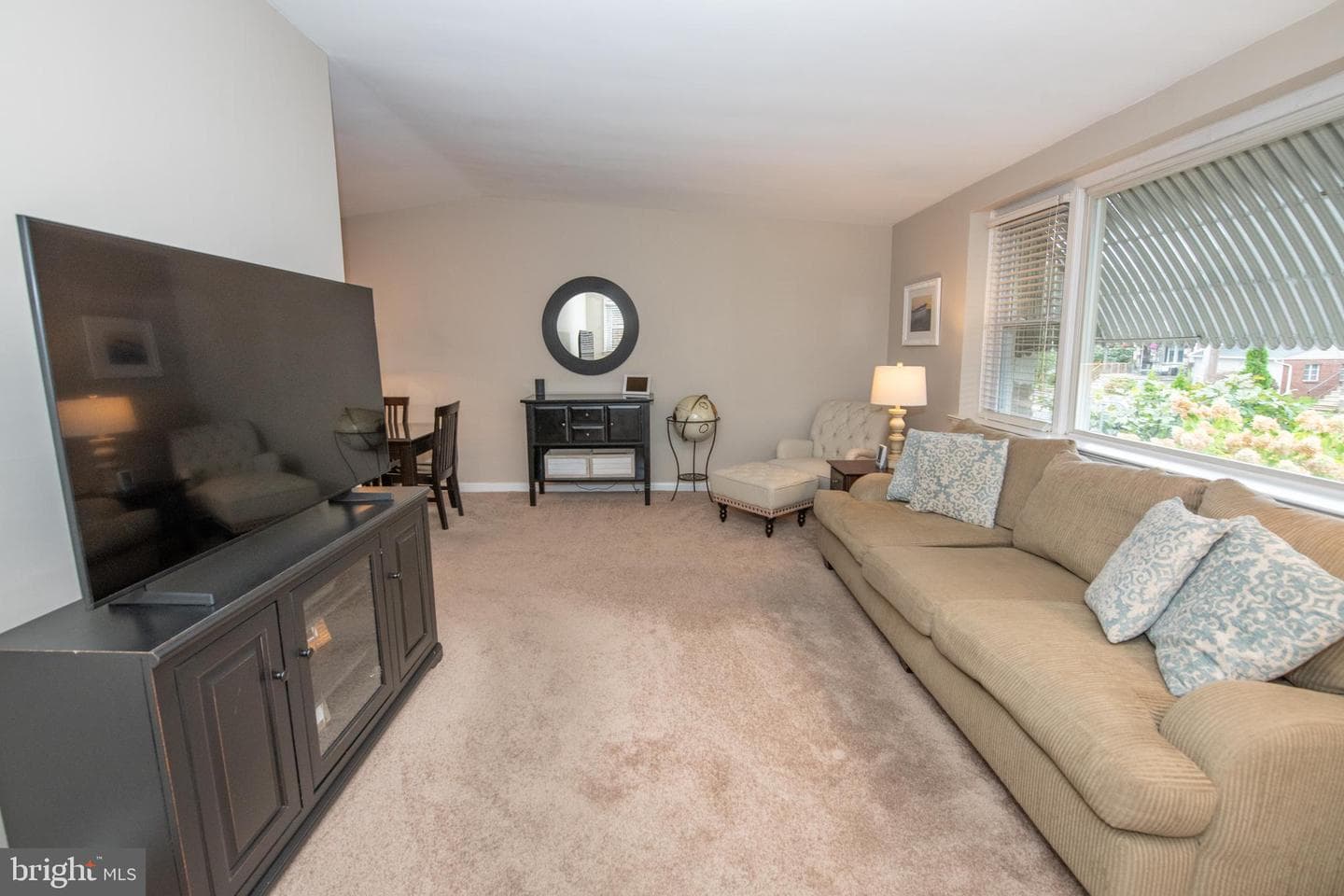 1409 Faunce Street photo 8